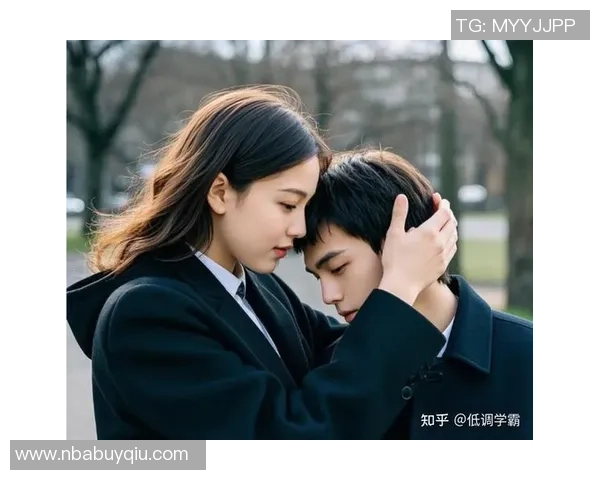 年长五岁的姐弟恋甜蜜曝光舍什科女友现场助威两人低调交往多年