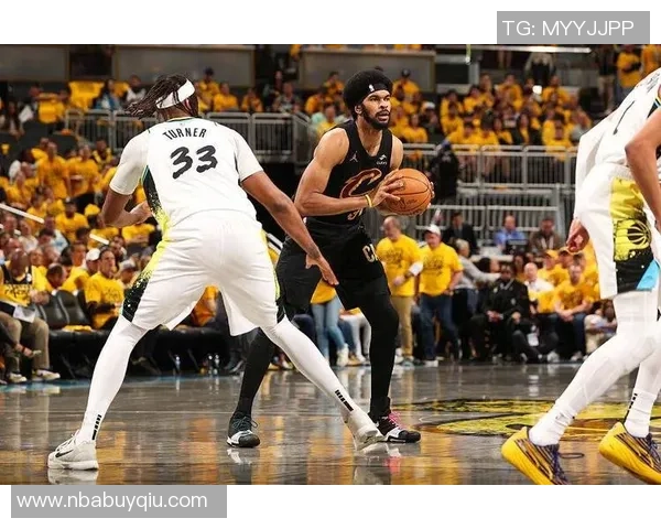 米切尔半场表现亮眼仅用16分钟砍下14分4助攻3抢断展现实力 米切尔半场表现亮眼仅用16分钟砍下14分4助攻3抢断展现实力